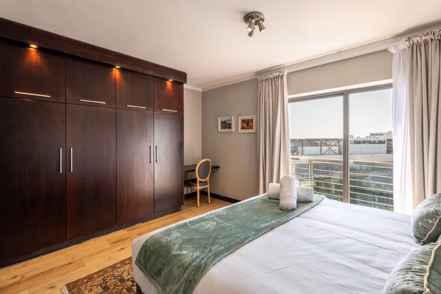 Stunning Foreshore 2 bedroom, 2 bathroom Apartment property view
