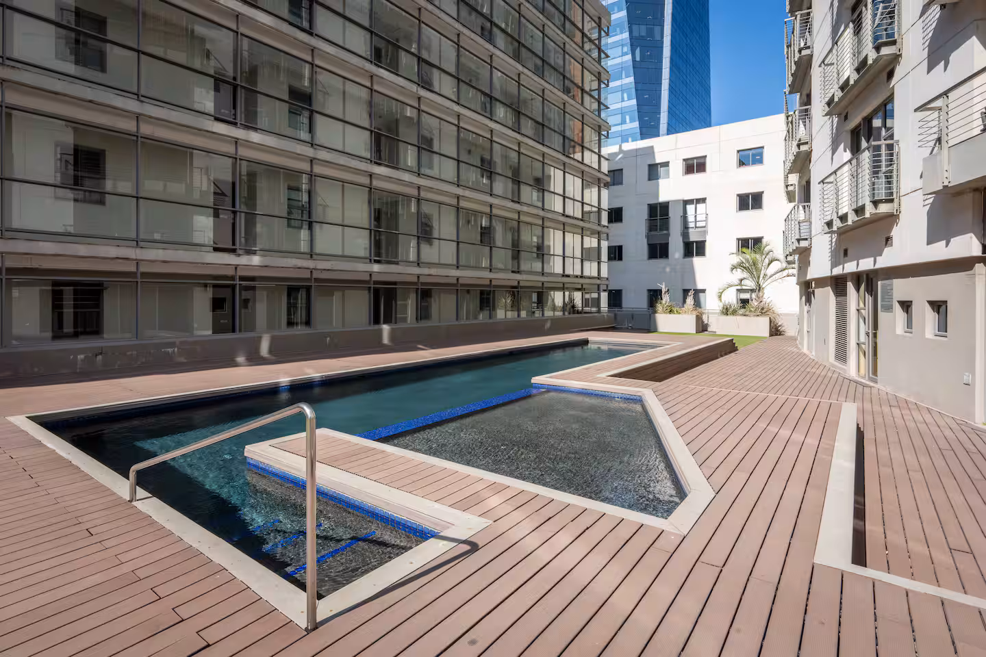 Stunning Foreshore 2 bedroom, 2 bathroom Apartment property view