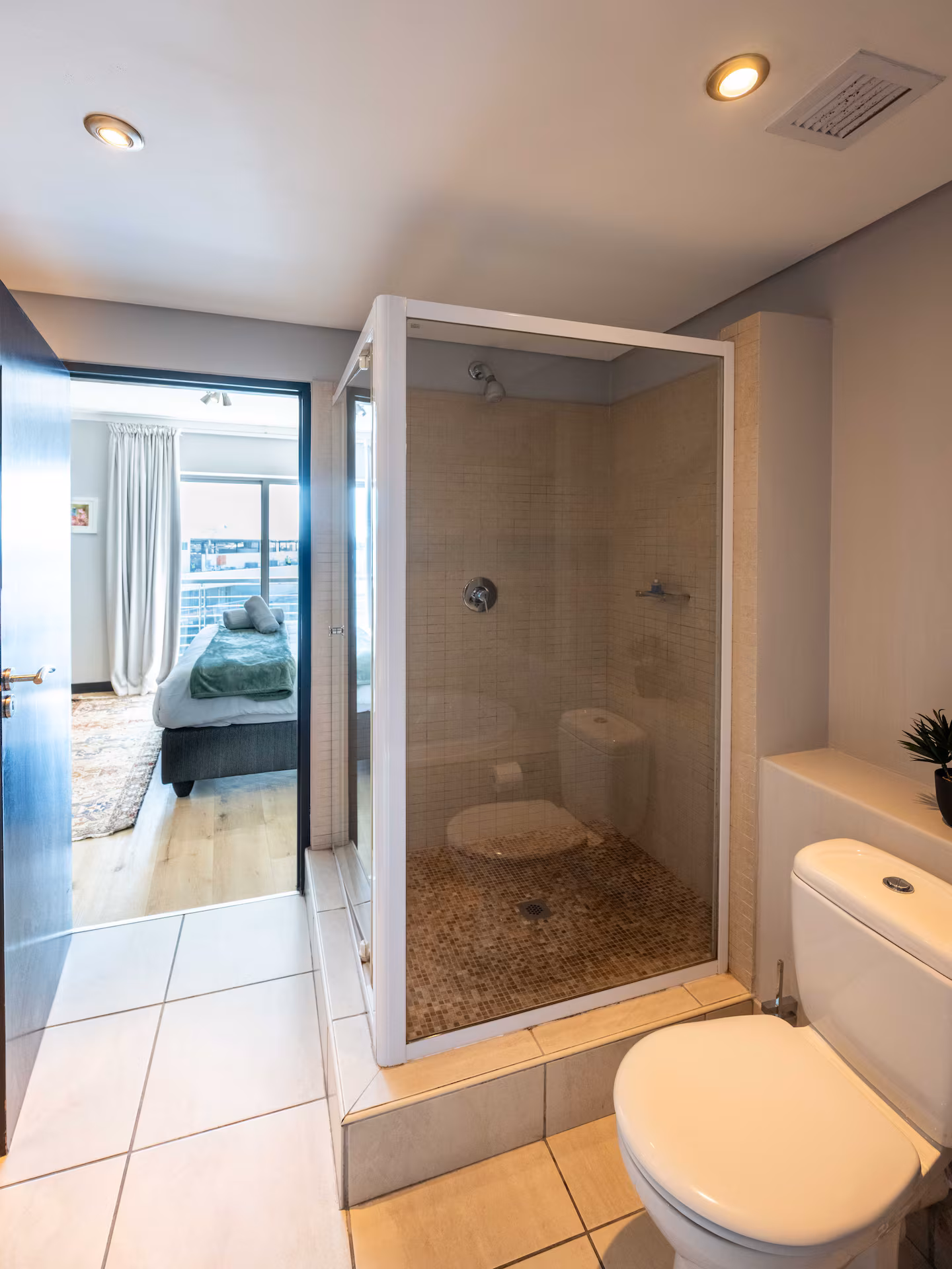 Stunning Foreshore 2 bedroom, 2 bathroom Apartment property view