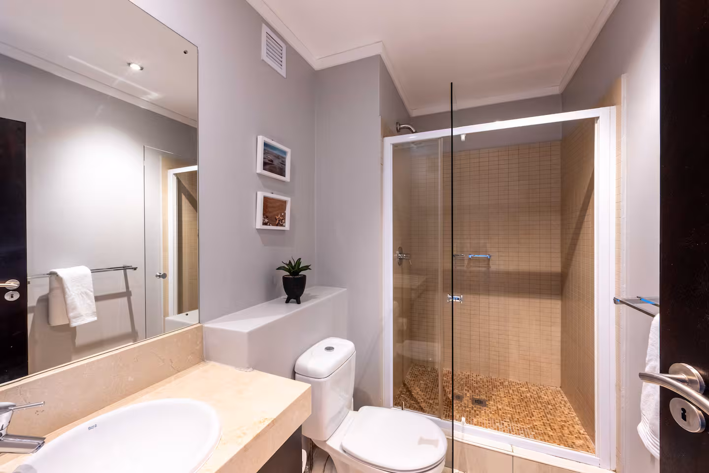 Stunning Foreshore 2 bedroom, 2 bathroom Apartment property view